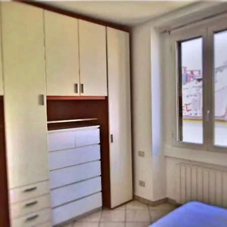 Delizioso Bilocale Adiacente Navigli Apartamento Milão