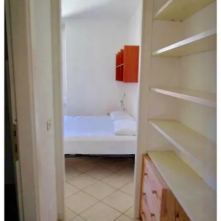 Delizioso Bilocale Adiacente Navigli Apartamento Milão
